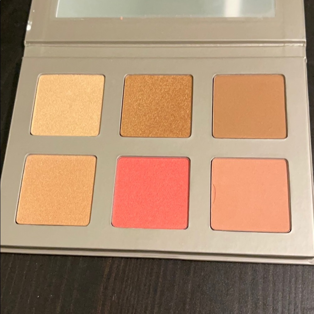 Iconic London Blaze Chaser Face Palette